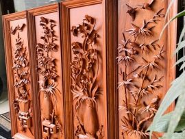Tranh gỗ tứ quý cắm lọ đục kênh phù hợp làm quà tặng tân gia, trang trí trong nhà