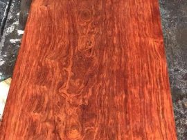 Tấm chiếu ngựa nguyên khối gỗ cẩm vân tự nhiên đẹp long lanh