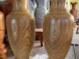 Không chỉ mang vẻ đẹp thẩm mỹ, cặp lục bình gỗ cẩm còn có ý nghĩa tích trữ tài lộc, vinh hoa cho gia chủ.