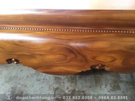 Quây sập trơn dáng rèm vén với đường vân xoắn độc đáo. Dạ tiền dày 10p, ngang 10p. Cổ liền quây chặt ngọc tứ diện