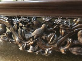 Từng nét đục được nghệ nhân chăm chút tỉ mỉ khiến họa tiết trở nên có hồn và sinh động