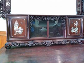 Tủ chè khảm cánh đông bích gỗ gụ đậm chất cổ điển