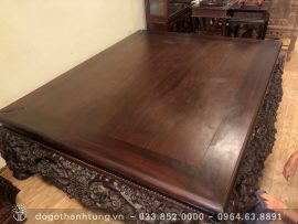 Mặt sập đóng khung tranh dày 10p, góc sập đóng hở để thớ gỗ co giãn theo thời tiết nóng lạnh mà không làm xô dáng sập