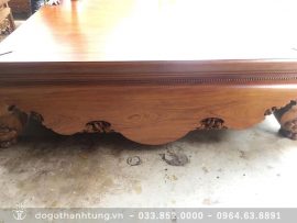 Quây sập dáng rèm vén dày 10cm, thiết kế liền cổ với hàng ngọc chặt quanh tạo sự kiều diễm