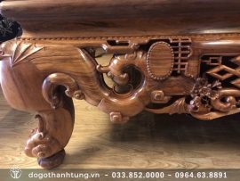 Chân quỳ với kết cấu thon ở giữa và phình ra ở 2 đầu giống như đường cong mỹ miều của người con gái đẹp