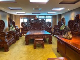 Bộ sản phẩm gồm 12 món với 1 băng ghế dài kích thước 3m6 đủ cho 6 người ngồi