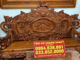 Đoản ghế dài đục khắc tinh xảo, vừa cho 3-5 người ngồi