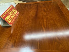 Mặt sập được ghép từ 2 ván gỗ cẩm vàng nguyên khối vân lượn sóng đẹp mãn nhãn