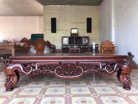 Ngũ Phúc Thọ là biểu tượng của sự giàu sang, phú quý và trường thọ. Hoa mai là biểu tượng của mùa xuân, khởi đầu và hạnh phúc