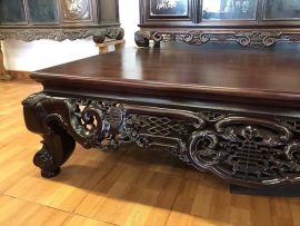 Chân sập được thiết kế dáng chân Lân quỳ, vừa mềm mại, vừa vững chãi