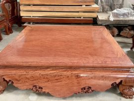 Mặt sập được ghép từ 2 tấm gỗ nguyên, dày 3p, khung tranh dày 10p