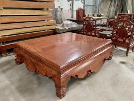 Dáng sập vuông vắn, phương pháp nối mộng truyền thống chắc chắn, xử lý tinh xảo