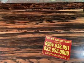 Đường vân hoa nâu đen độc lạ của chất gỗ mun hoa da báo