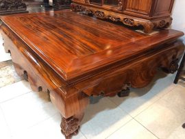 Chân sập được tạo dáng Lân quỳ phình to phía trên và rõ móng Lân ở dưới tuyệt đẹp