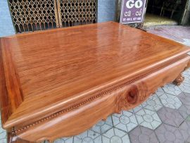 Bộ sập được sơn phủ PU toàn bộ, lớp sơn bóng mịn mà vẫn giữ nguyên được vân gỗ