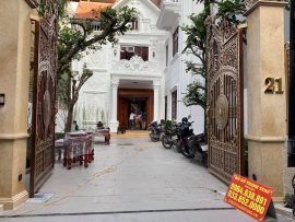 Căn biệt thự sang trọng với không gian thoáng mát nhiều bóng cây xanh của chú Hưng ở Long Biên (HN)