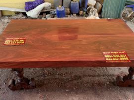 Độ dày mặt phản là 15p, gỗ đặc. Kiếm được cây gỗ đẹp, không lỗi điểm nào để tạo ra tấm phản như này quả thực là hiếm