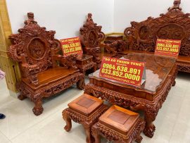 Bộ sản phẩm cao cấp thể hiện qua từng nét đục đẽo được chăm chút tỉ mỉ. Yếm cong mềm mại đục 2 tầng cổ sen. 100% gỗ hương đỏ nguyên khối