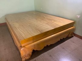 Sập chiếu ngựa mặt 2 tấm gỗ nghiến ta đặc, chế tác hoàn toàn thủ công với giá trị kinh tế cao.