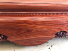 Cận cảnh dạ tiền của bộ sập trơn gỗ hương đá