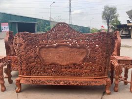 Mặt sau đoản dài vẫn được khắc họa rõ nét các họa tiết - Nhìn là biết độ đẳng cấp của gia chủ sở hữu kiệt tác này