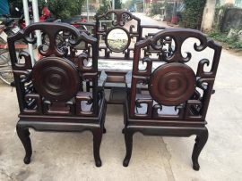 Các họa tiết được nghệ nhân xử lý khéo léo cả 2 mặt trước và sau.