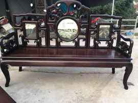 Ghế đoản Móc Mỏ - Để chế tác từ một thân gỗ xù xì ra một kiệt tác đẹp không góc chết này đòi hỏi cái tâm và nhiệt huyết rất lớn của người thợ mộc