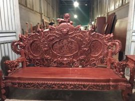 Đoản dài 2m6, chương đục khắc tinh xảo và sinh động các linh vật Rồng - Nghê