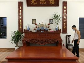 Sập trơn chân quỳ 1m8x2m2 gỗ gụ mặt 2 lá cực đẹp (Chú Hoan, Hải Dương)