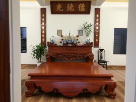 Sập phong thờ gỗ gụ sản xuất bởi đồ gỗ Thanh Tùng.