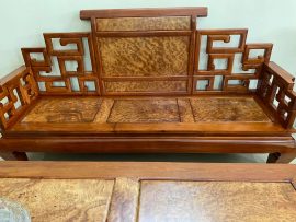 Đường hoa văn tự nhiên trên gỗ nu nghiến là điểm độc nhất vô nhị của siêu phẩm này