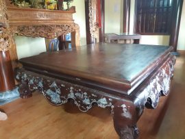 Sập được ghép nối mộng lối cổ chắc chắn, dễ tháo rời trong quá trình vận chuyển.