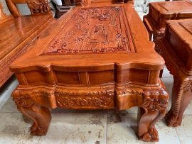 Yếm bàn dày uốn cong mềm mại, mặt bàn đóng khung tranh 5cm