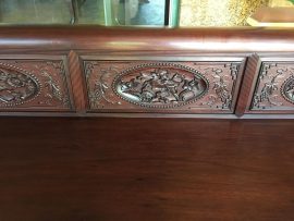 Vách tựa giữa trường kỷ đục sen cò