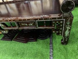 Khảm ốc được thiết lập một cách điêu luyện, tinh xảo