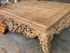 Mặt sập 2 lá gỗ gụ đánh giáp mịn. Chúng tôi đánh dấu rõ thông tin của chủ nhân trên sập