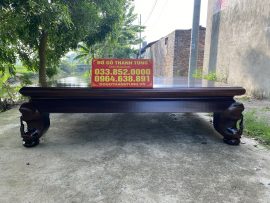 Mặt sau của sập Mai Điểu tam diện được phun PU dưỡng gỗ