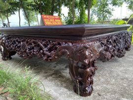 Chân sập đục Tùng Hạc tinh xảo vừa đẹp vừa đồ sộ