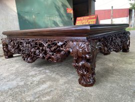 Sập cổ liền chạm hàng châu ngọc đều răm rắp, kiểu cách - Điểm mà hàng trôi nổi khó có được