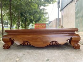 Mặt chính diện của quây sập đục họa tiết Trúc Nho kênh bong