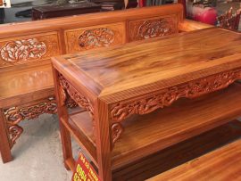 Bàn thiết kế 3 tầng đúng kiểu dáng của trưởng kỷ Bắc Bộ xưa