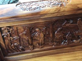 Cận cảnh tích Tam Quốc đục truyền thần, sắc nét dưới tay nghề của người thợ trên 15 năm kinh nghiệm