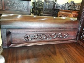 Tay ghế lật uốn cong điểm hoa văn truyền thống