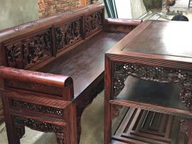 Mặt ván ghế tràn, đánh xi mịn, sờ mát tay