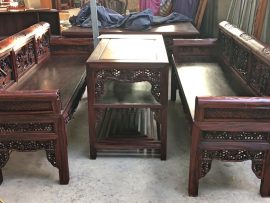 Trường kỷ Bắc Bộ đục thủ công tinh xảo, phù hợp nơi chùa chiền hoặc những gian nhà cổ