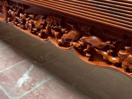 Dạ yếm đục tích tùng hạc. Nét đục sâu và rất có hồn