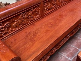 Mặt ghế tràn 100% gỗ hương đá dày 2.4cm.