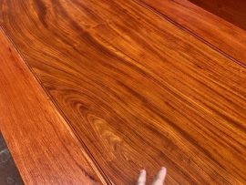 Mặt bàn trường kỷ gỗ hương đá Nam Phi vân xoắn siêu đẹp