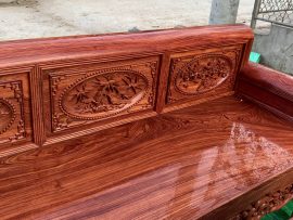 Với màu đỏ thẫm đặc biệt cùng các đường vân đẹp mang đến cho gỗ hương đá Nam Phi sự sang trọng.