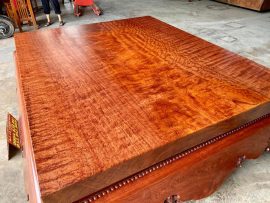 Sập chân quỳ mặt nguyên 1 tấm